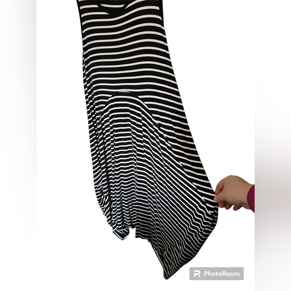 Red Coral bubble bottom dress - Picture 2 of 3